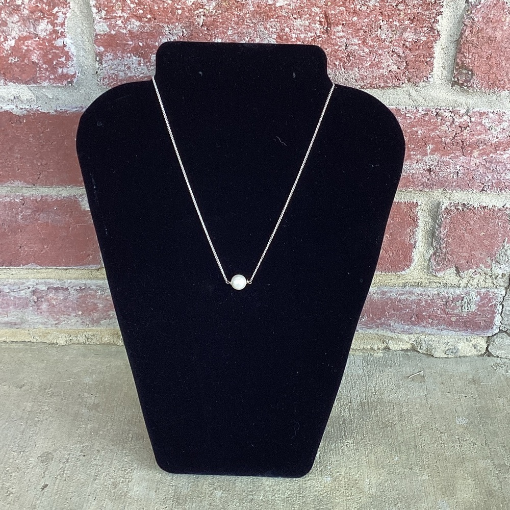 Delicate Silver and Pearl Pendant Necklace - Women Jewelry